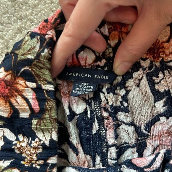 AMERICAN EAGLE FLOWER PATTERN RELAXED FIT PANTS - Picture 2 of 3